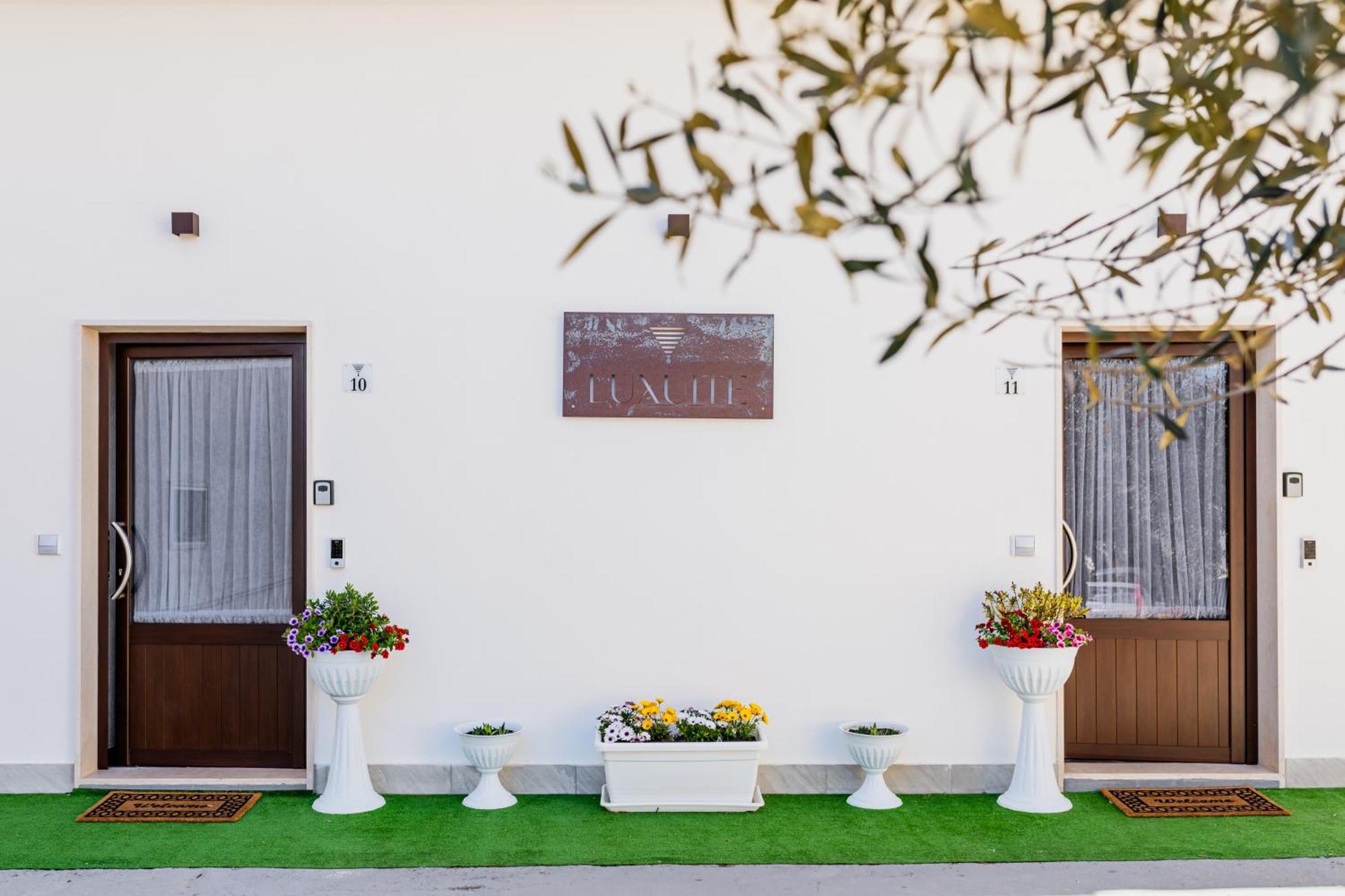 Luxuite Spa Con Piscina E Jacuzzi Alberobello Extérieur photo
